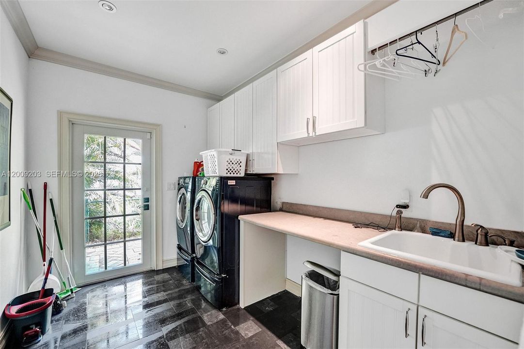 For Rent: $14,500 (4 beds, 3 baths, 5038 Square Feet)