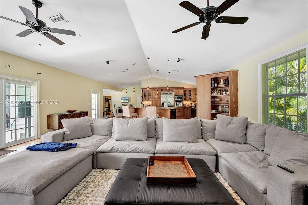 For Rent: $14,500 (4 beds, 3 baths, 5038 Square Feet)
