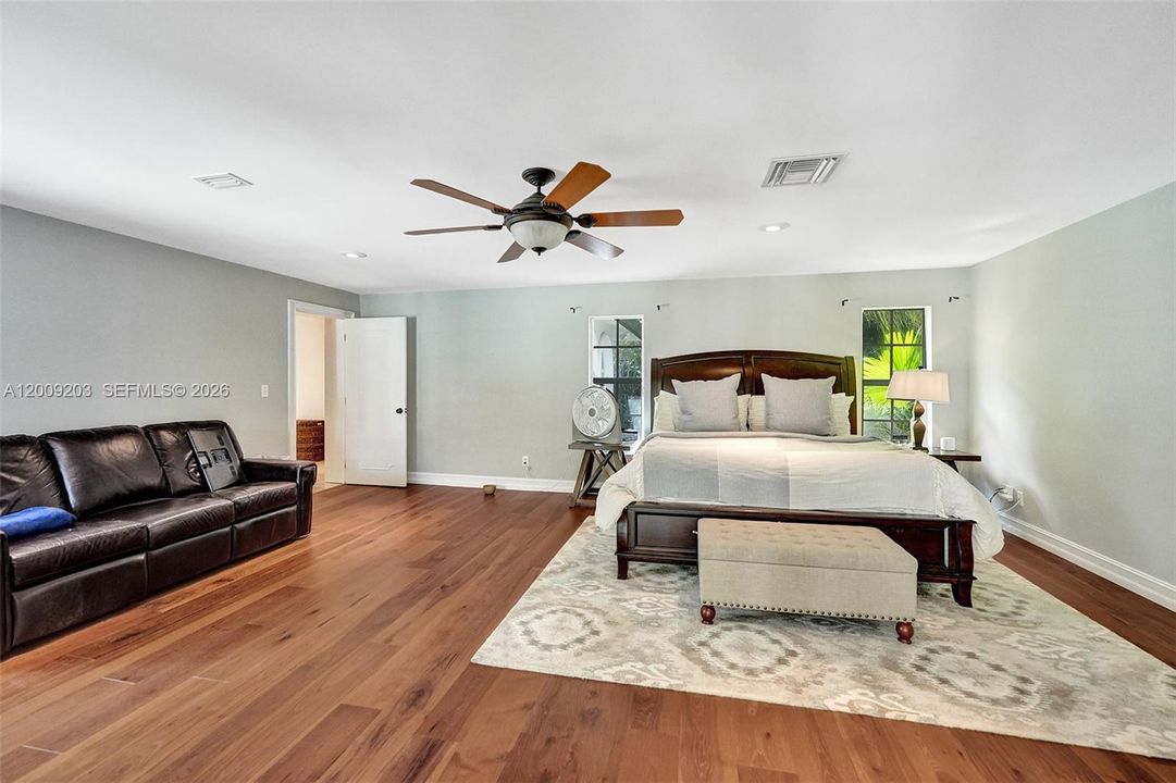 For Rent: $14,500 (4 beds, 3 baths, 5038 Square Feet)