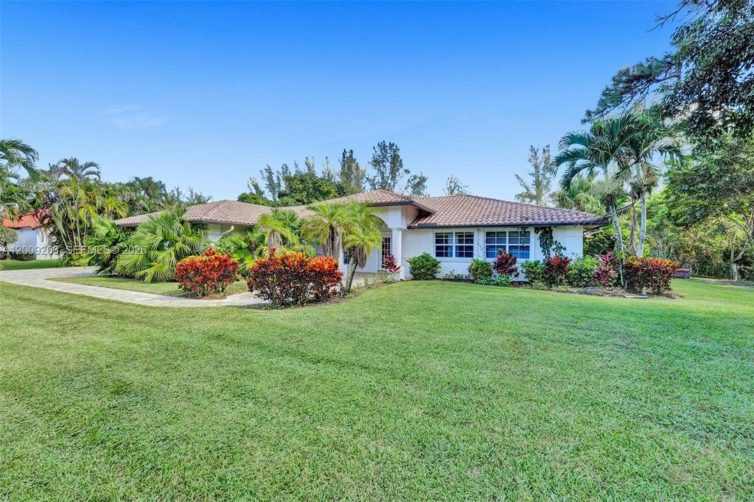 For Rent: $14,500 (4 beds, 3 baths, 5038 Square Feet)