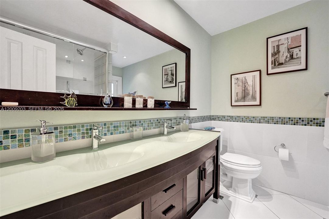 For Rent: $14,500 (4 beds, 3 baths, 5038 Square Feet)