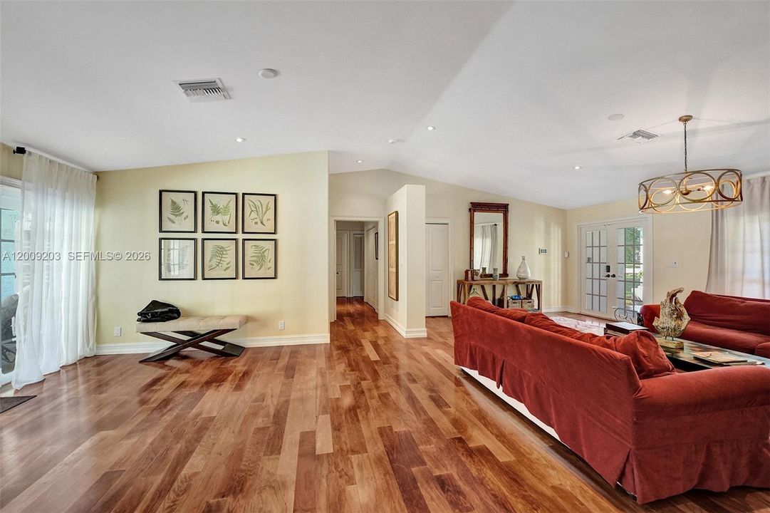 For Rent: $14,500 (4 beds, 3 baths, 5038 Square Feet)