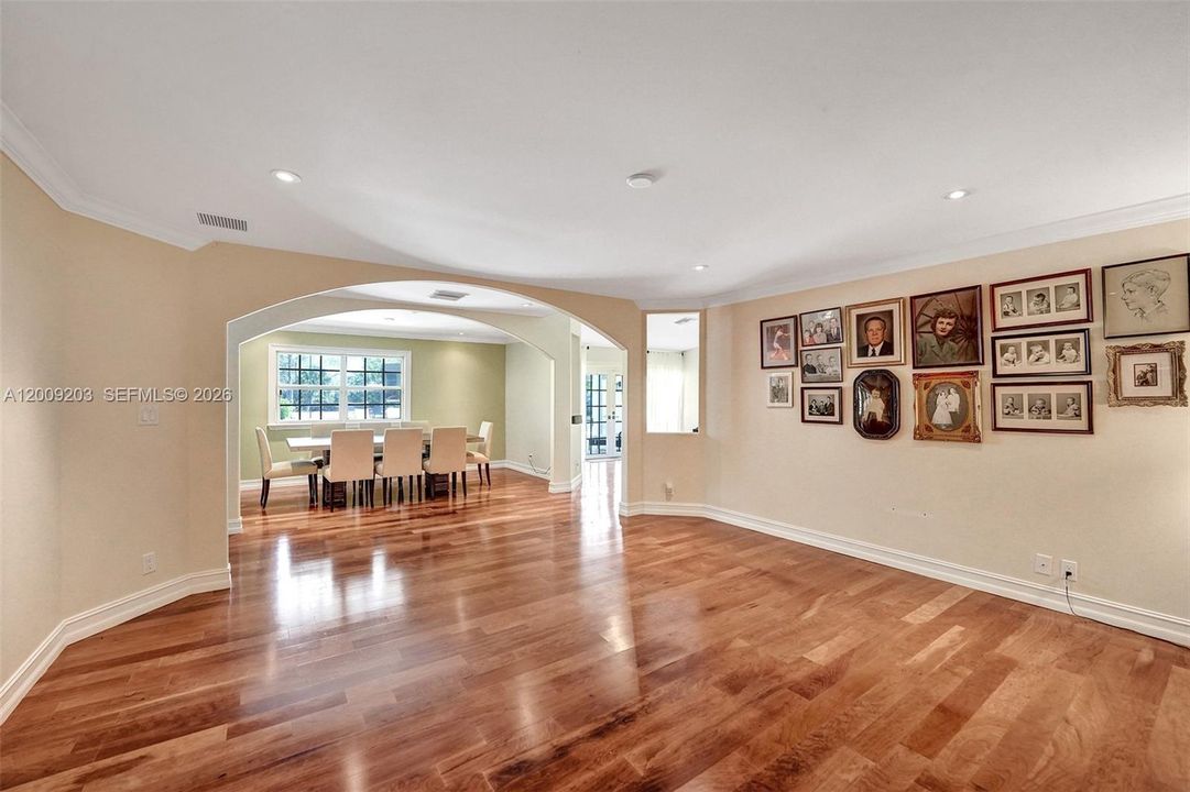 For Rent: $14,500 (4 beds, 3 baths, 5038 Square Feet)