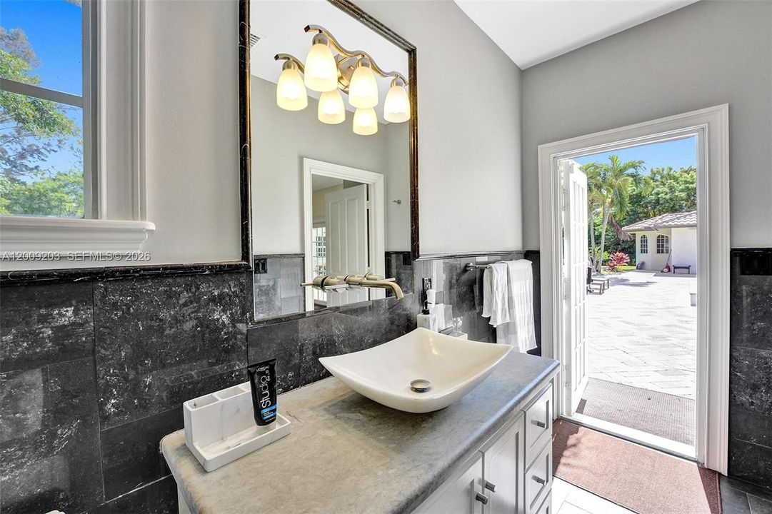 For Rent: $14,500 (4 beds, 3 baths, 5038 Square Feet)