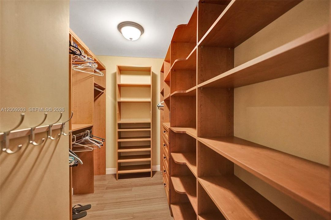 For Rent: $14,500 (4 beds, 3 baths, 5038 Square Feet)