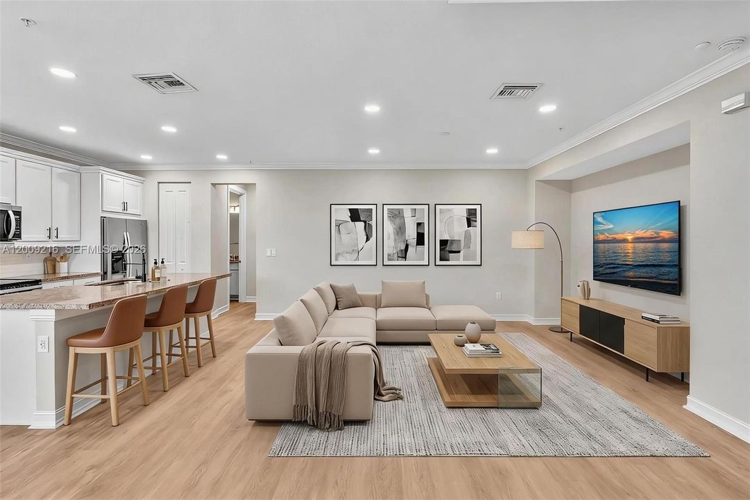 Activo con contrato: $3,950 (3 camas, 3 baños, 2078 Pies cuadrados)
