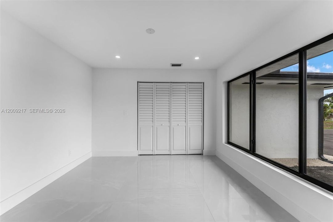 For Sale: $1,750,000 (4 beds, 2 baths, 2680 Square Feet)