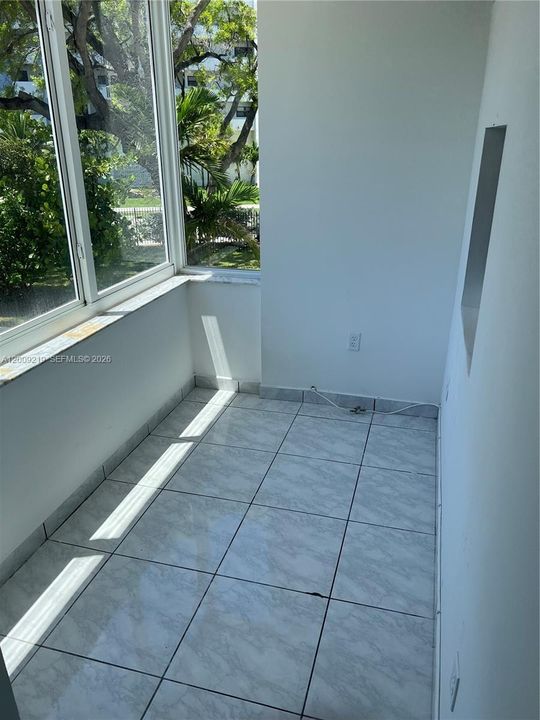 Activo con contrato: $1,650 (1 camas, 1 baños, 710 Pies cuadrados)