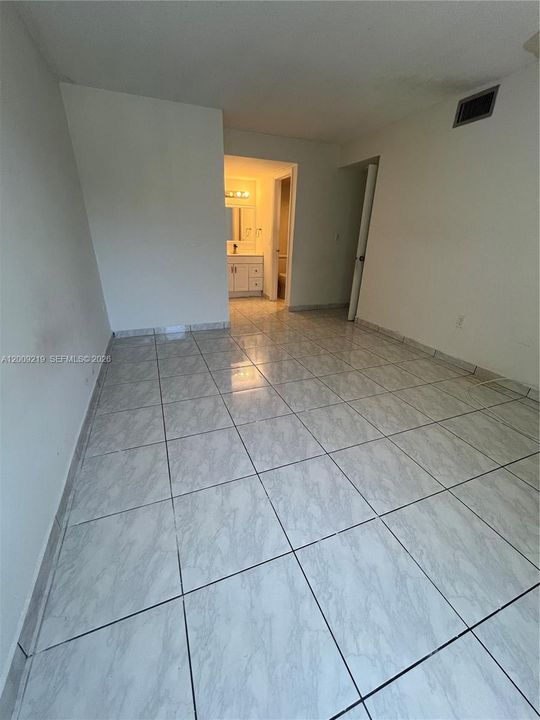 Activo con contrato: $1,650 (1 camas, 1 baños, 710 Pies cuadrados)