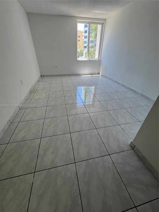 Activo con contrato: $1,650 (1 camas, 1 baños, 710 Pies cuadrados)