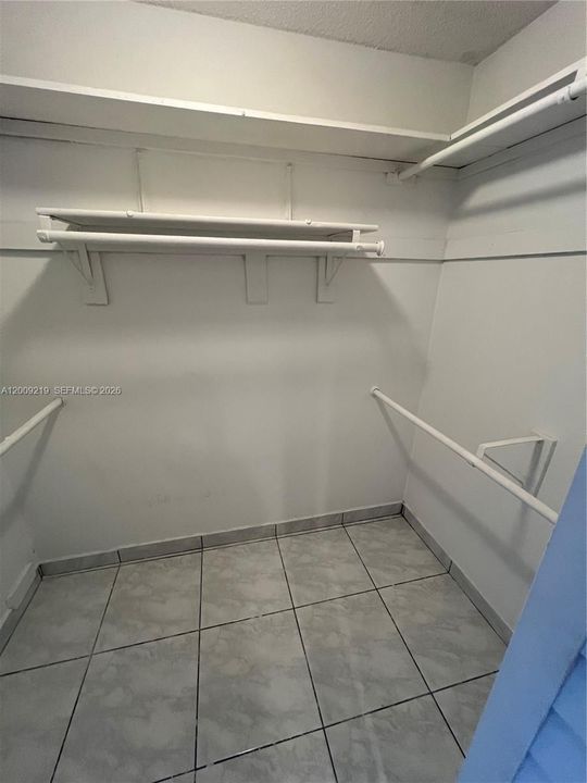 Activo con contrato: $1,650 (1 camas, 1 baños, 710 Pies cuadrados)
