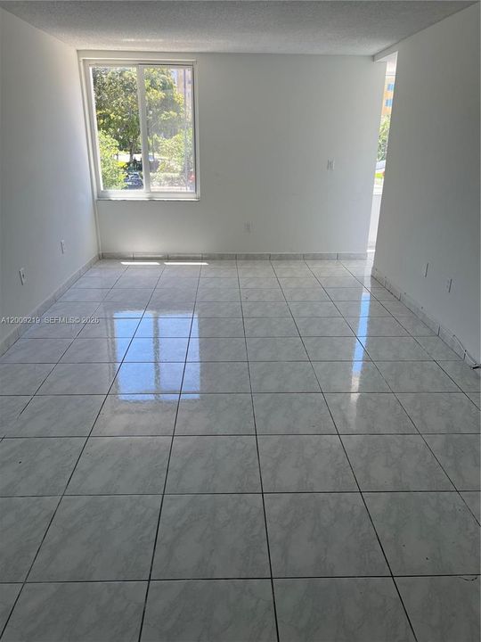 Activo con contrato: $1,650 (1 camas, 1 baños, 710 Pies cuadrados)