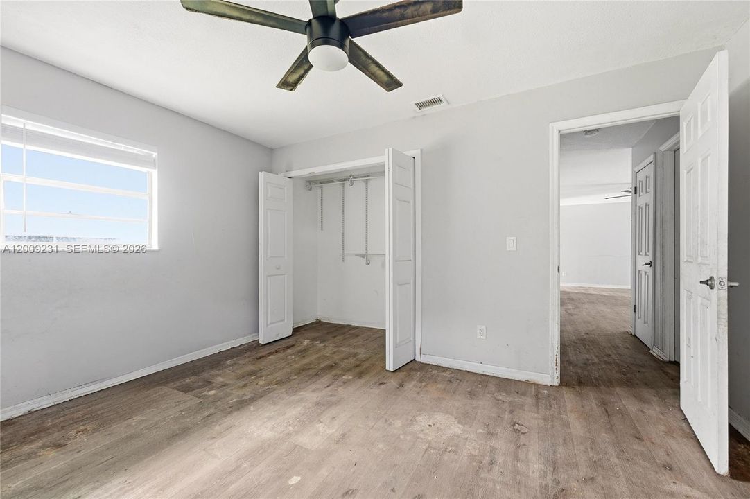 For Sale: $299,900 (3 beds, 2 baths, 1328 Square Feet)