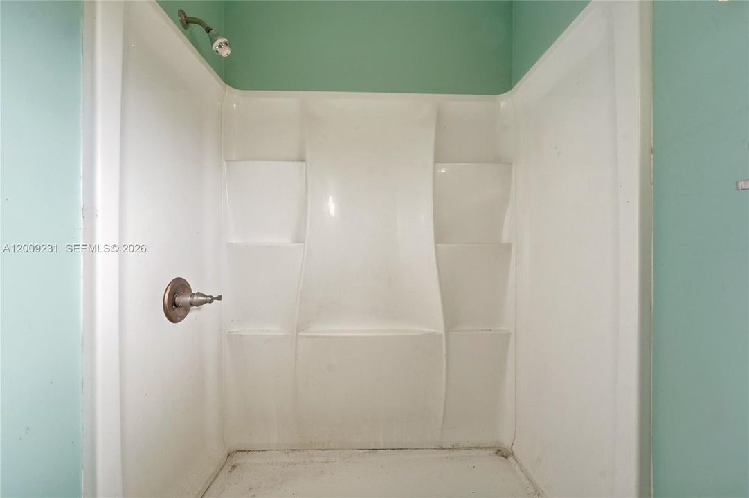 For Sale: $299,900 (3 beds, 2 baths, 1328 Square Feet)