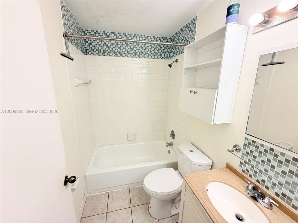 For Sale: $172,000 (2 beds, 2 baths, 1096 Square Feet)