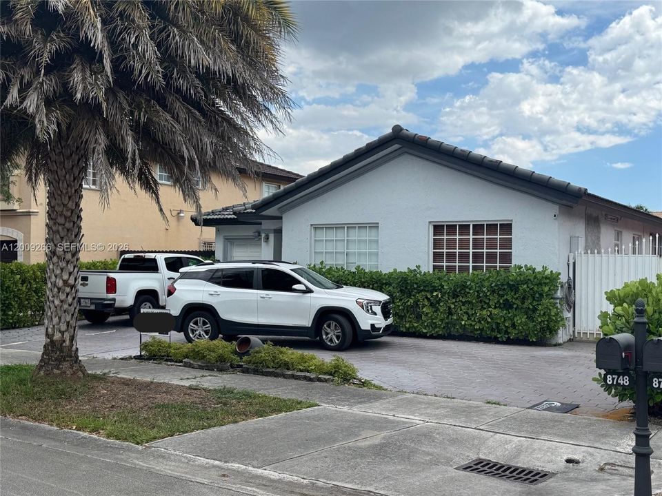 For Sale: $690,000 (4 beds, 2 baths, 2087 Square Feet)