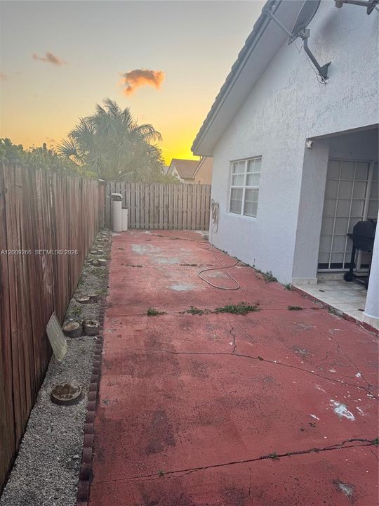 For Sale: $690,000 (4 beds, 2 baths, 2087 Square Feet)