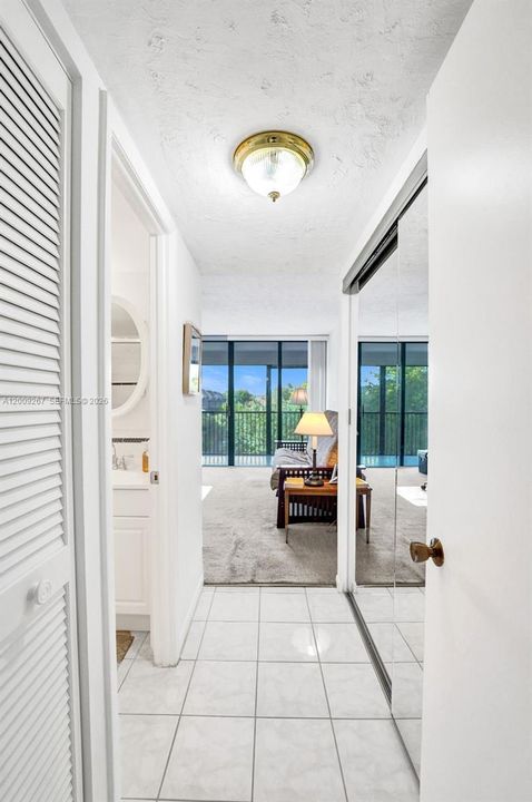 En Venta: $299,900 (2 camas, 2 baños, 1383 Pies cuadrados)