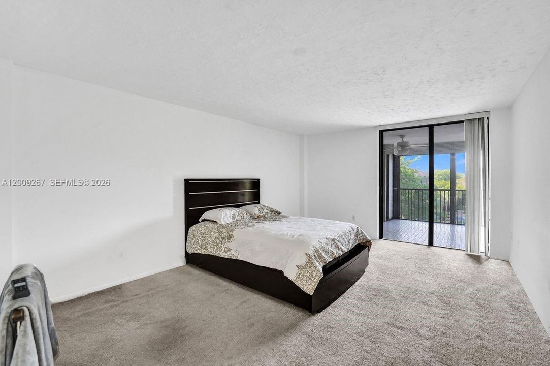 En Venta: $299,900 (2 camas, 2 baños, 1383 Pies cuadrados)