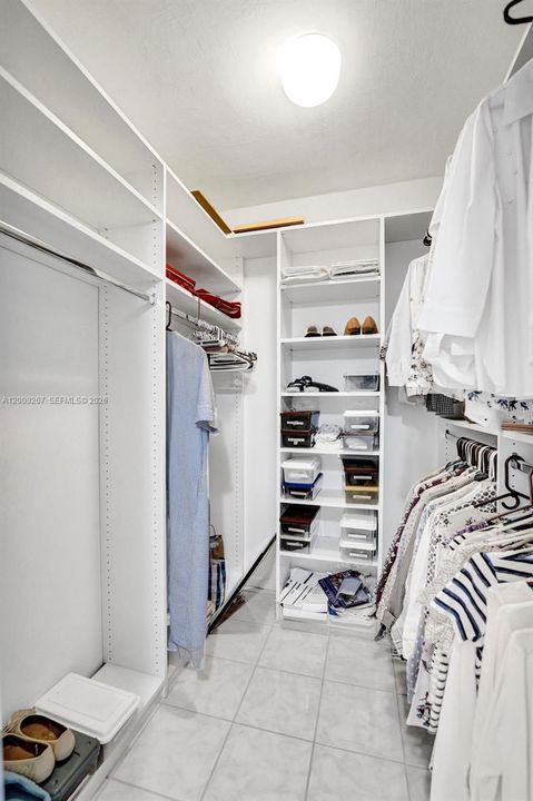 En Venta: $299,900 (2 camas, 2 baños, 1383 Pies cuadrados)