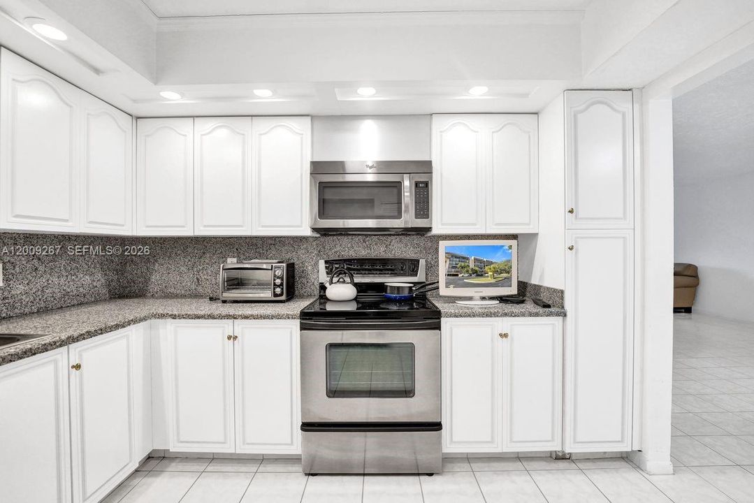 En Venta: $299,900 (2 camas, 2 baños, 1383 Pies cuadrados)