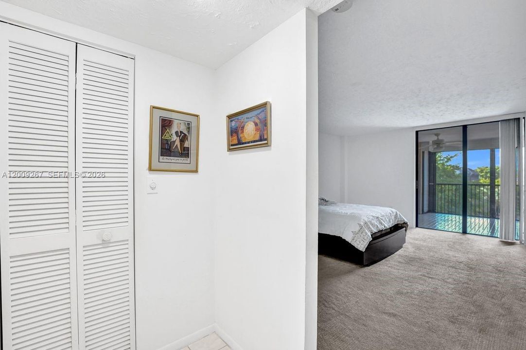 En Venta: $299,900 (2 camas, 2 baños, 1383 Pies cuadrados)