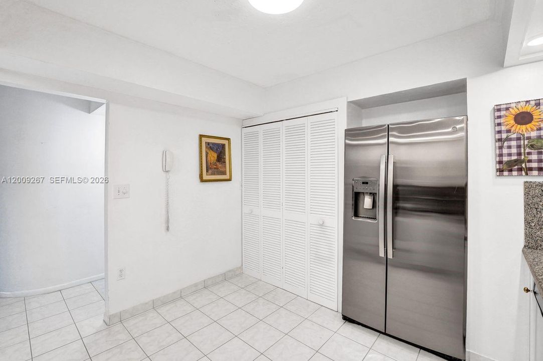En Venta: $299,900 (2 camas, 2 baños, 1383 Pies cuadrados)