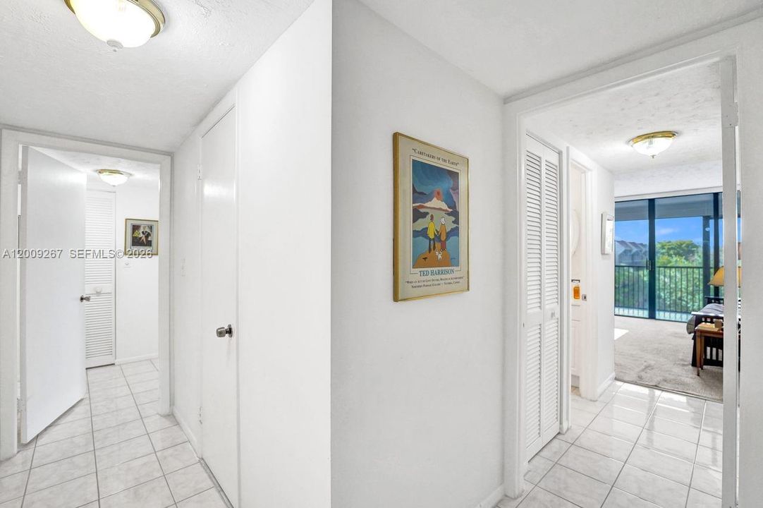 En Venta: $299,900 (2 camas, 2 baños, 1383 Pies cuadrados)