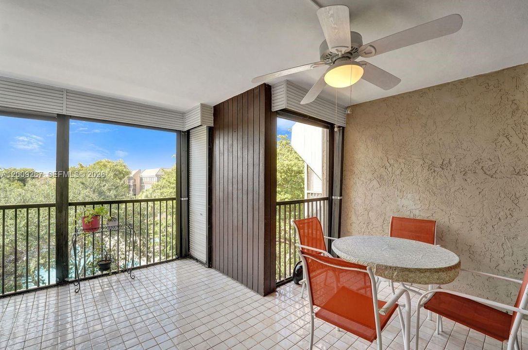 En Venta: $299,900 (2 camas, 2 baños, 1383 Pies cuadrados)