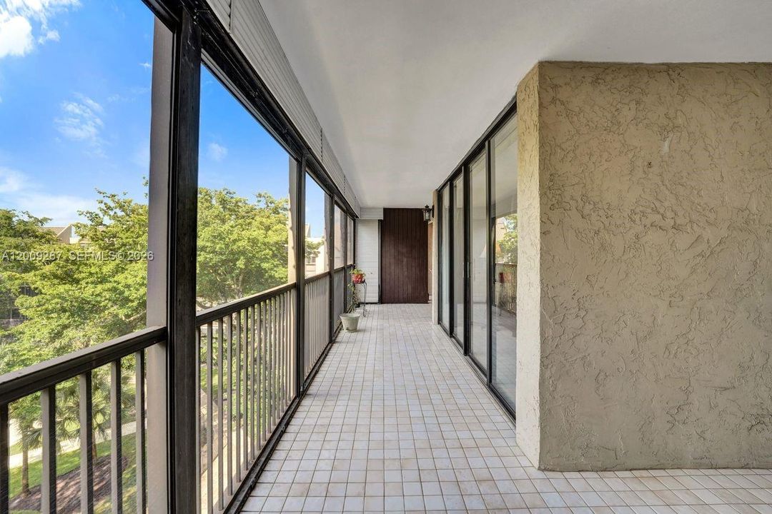 En Venta: $299,900 (2 camas, 2 baños, 1383 Pies cuadrados)