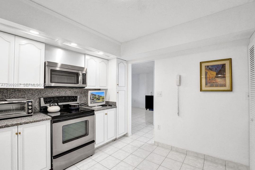 En Venta: $299,900 (2 camas, 2 baños, 1383 Pies cuadrados)