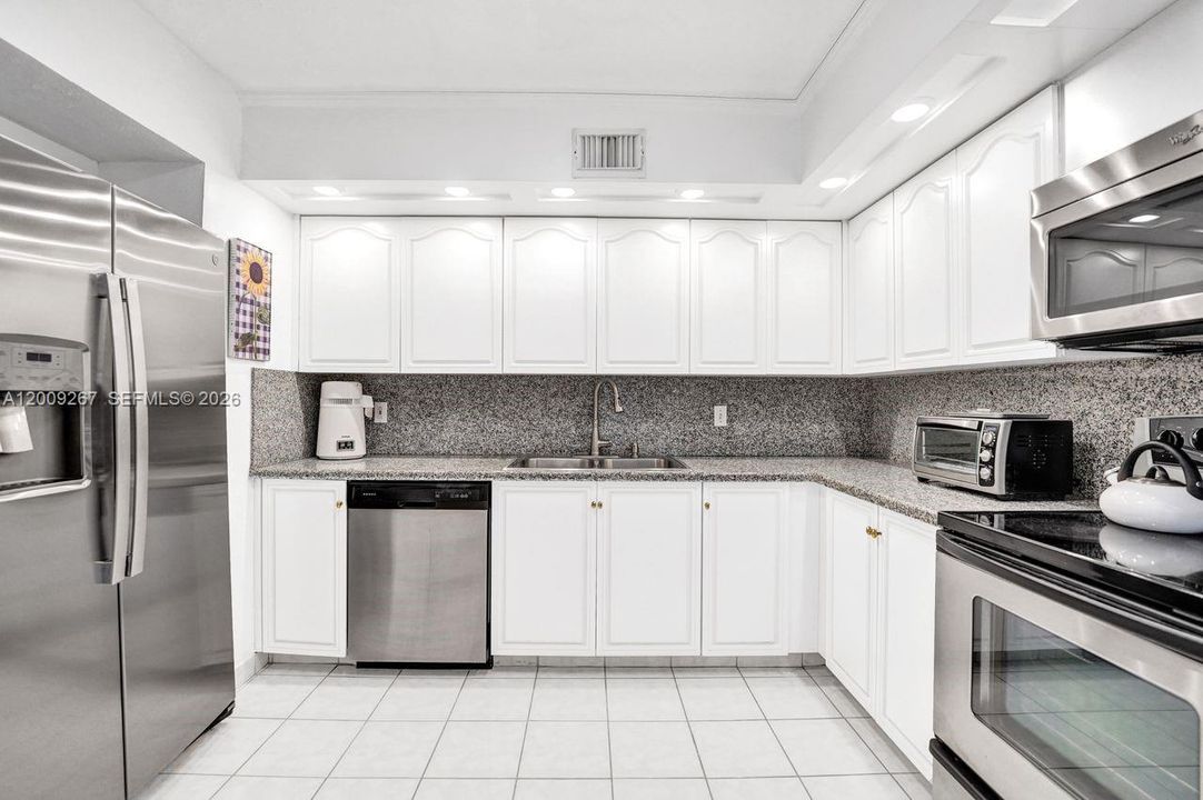 En Venta: $299,900 (2 camas, 2 baños, 1383 Pies cuadrados)