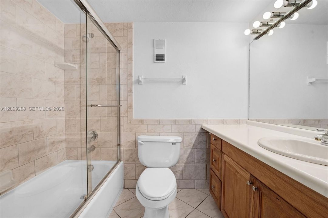 En Venta: $209,000 (2 camas, 2 baños, 1015 Pies cuadrados)