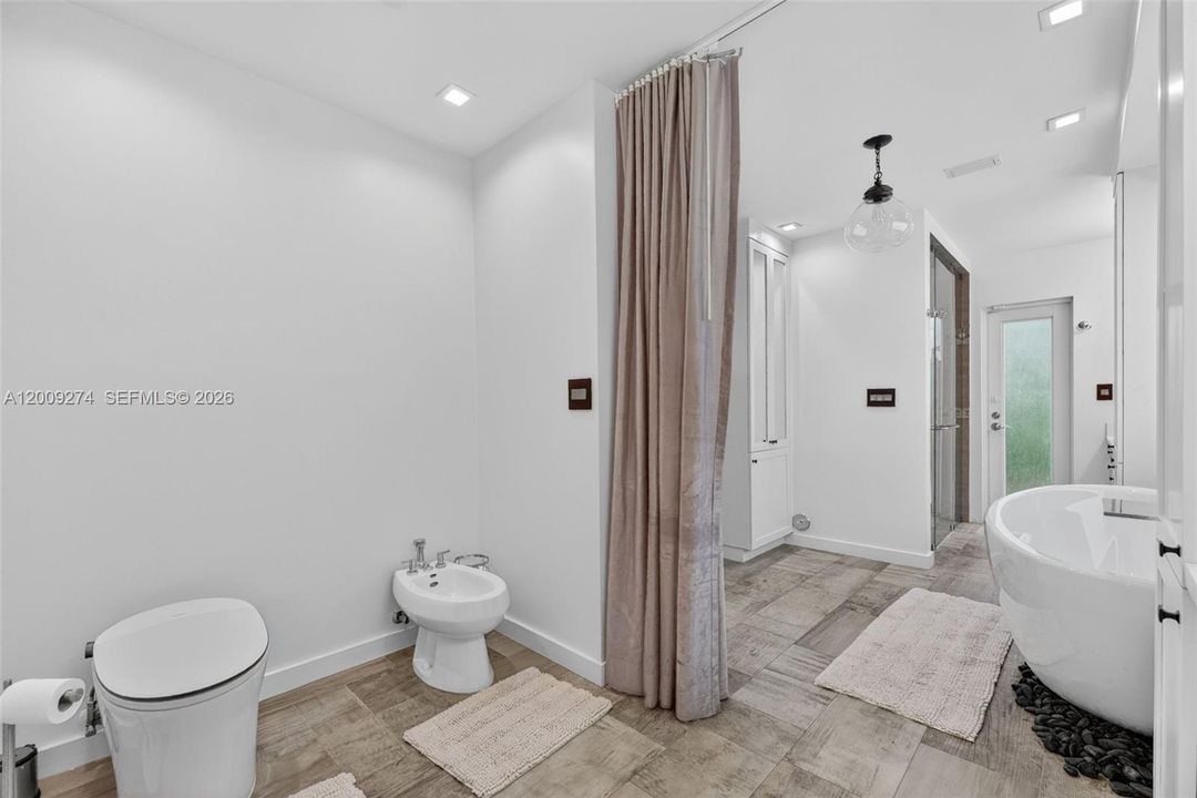 В аренду: $14,500 (5 спален, 4 ванн, 3261 Квадратных фут)