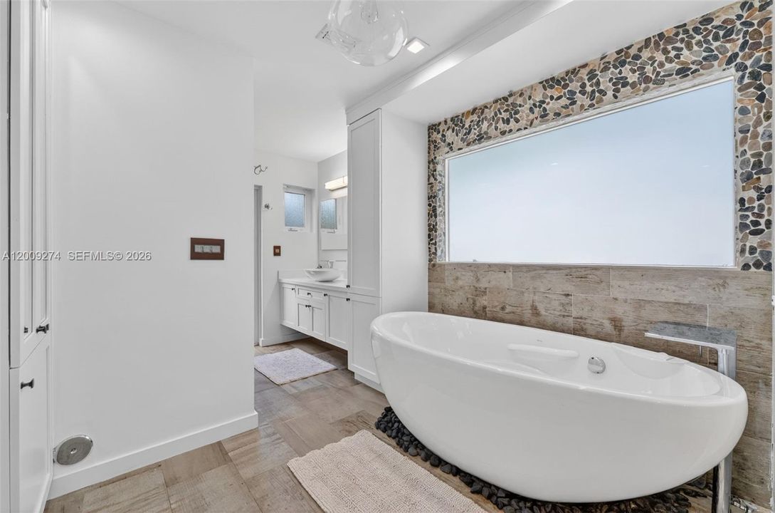 В аренду: $14,500 (5 спален, 4 ванн, 3261 Квадратных фут)