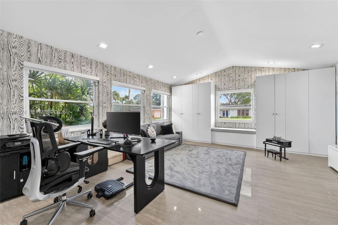 В аренду: $14,500 (5 спален, 4 ванн, 3261 Квадратных фут)