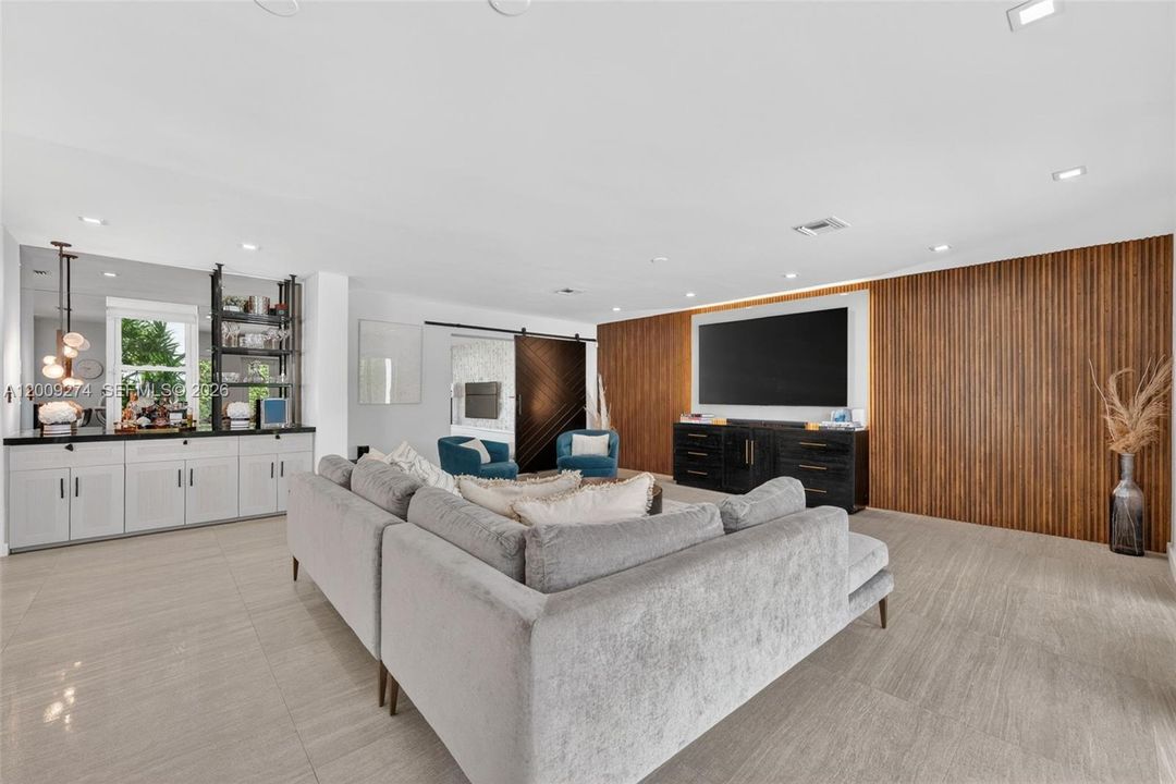 В аренду: $14,500 (5 спален, 4 ванн, 3261 Квадратных фут)