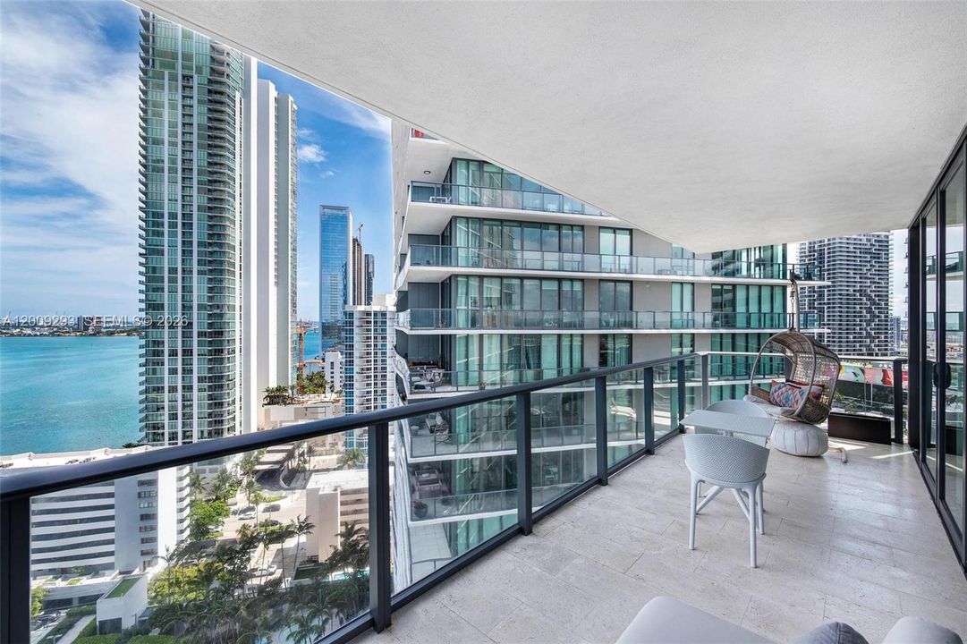 En Venta: $1,475,000 (3 camas, 3 baños, 1646 Pies cuadrados)