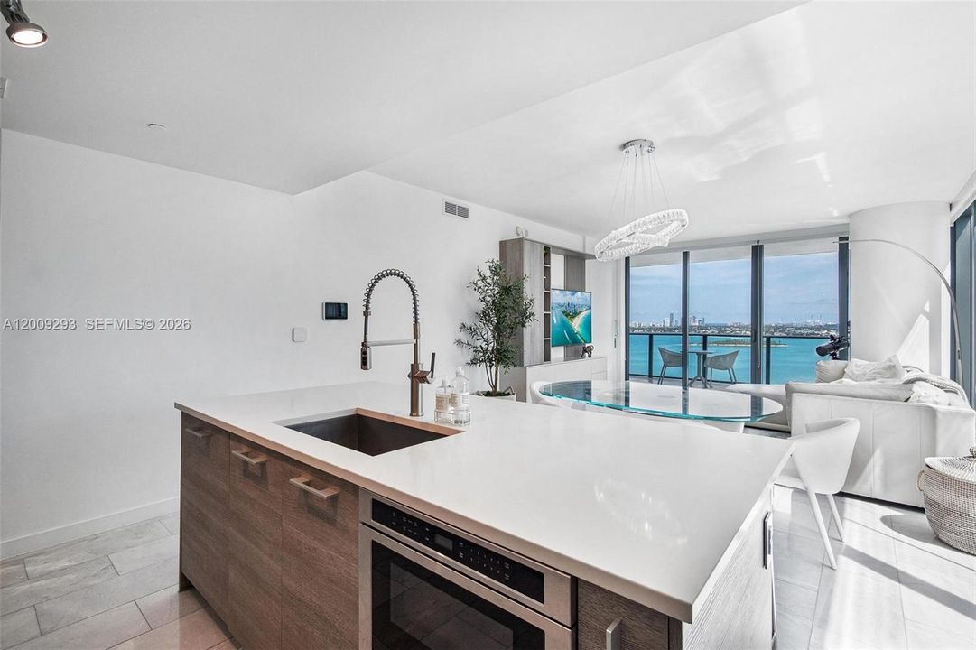 En Venta: $1,475,000 (3 camas, 3 baños, 1646 Pies cuadrados)