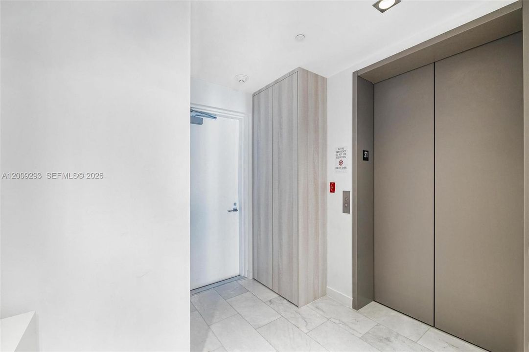 En Venta: $1,475,000 (3 camas, 3 baños, 1646 Pies cuadrados)