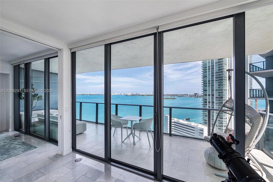 En Venta: $1,475,000 (3 camas, 3 baños, 1646 Pies cuadrados)