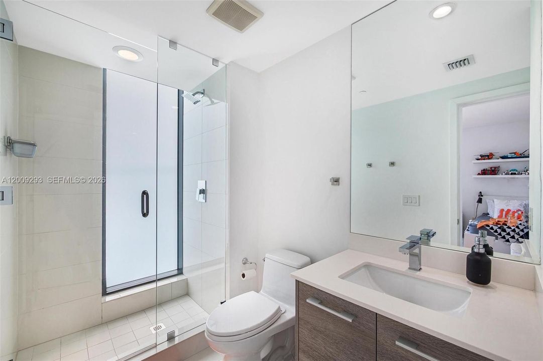 En Venta: $1,475,000 (3 camas, 3 baños, 1646 Pies cuadrados)