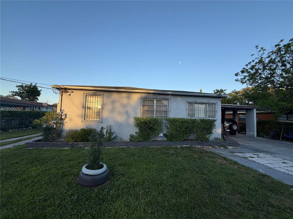 En Venta: $549,900 (0 camas, 0 baños, 2085 Pies cuadrados)