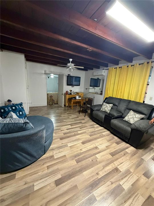En Venta: $549,900 (0 camas, 0 baños, 2085 Pies cuadrados)