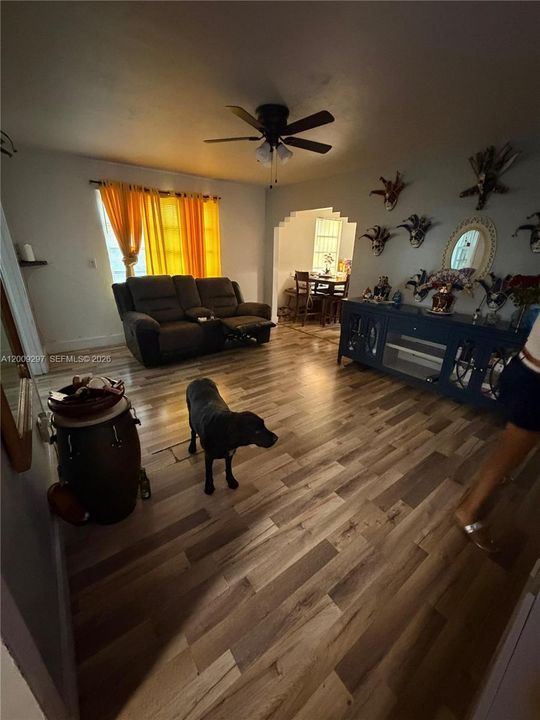 En Venta: $549,900 (0 camas, 0 baños, 2085 Pies cuadrados)