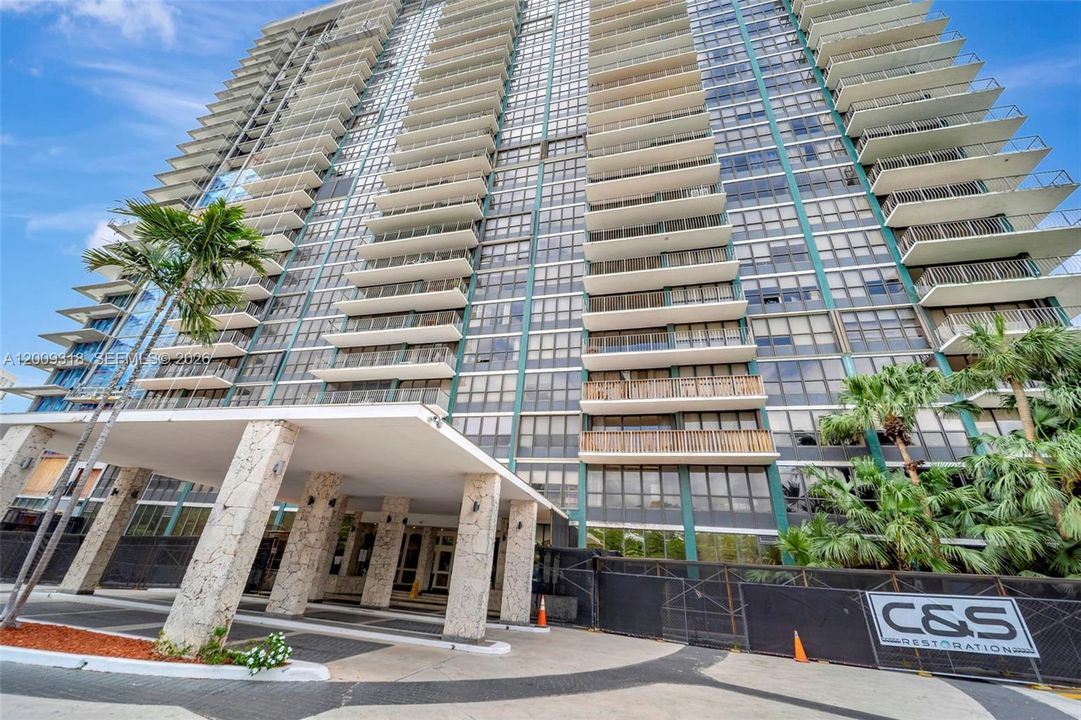 For Sale: $450,000 (2 beds, 2 baths, 1219 Square Feet)