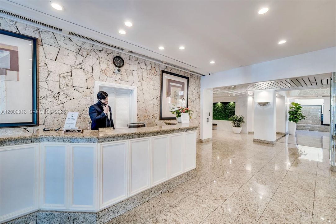 For Sale: $450,000 (2 beds, 2 baths, 1219 Square Feet)
