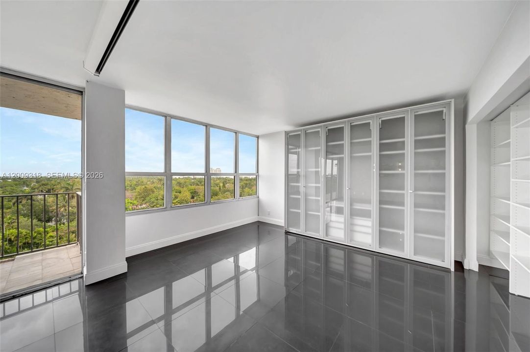 For Sale: $450,000 (2 beds, 2 baths, 1219 Square Feet)