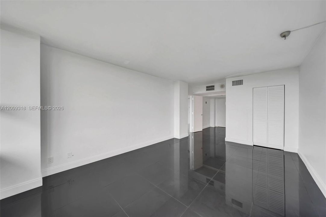 For Sale: $450,000 (2 beds, 2 baths, 1219 Square Feet)