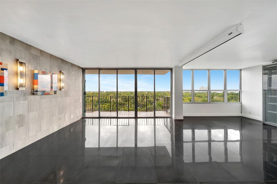 For Sale: $450,000 (2 beds, 2 baths, 1219 Square Feet)